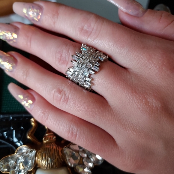 18K WHITE GOLD-PLATED BAGUETTE AND ROUND DIAMOND RING - Picture 6 of 6